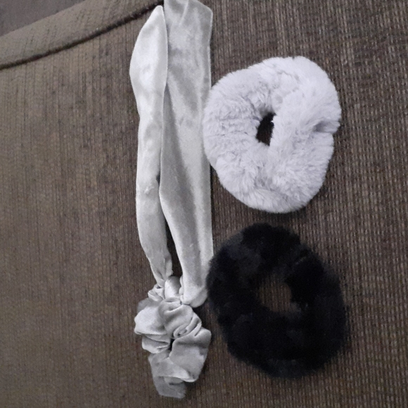 Scrunchie - Picture 1 of 1